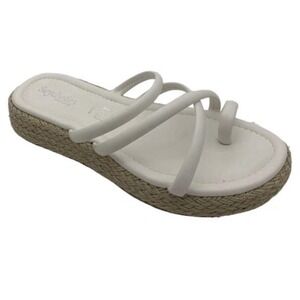 Seychelles Flat Sandals Rule The World White Size 7-8 EUC Woven Platform